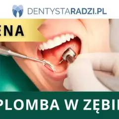 Wizyta u dentysty: cena plomby w zębie. Dentysta wierci w zębie, przygotowując go do wypełnienia.