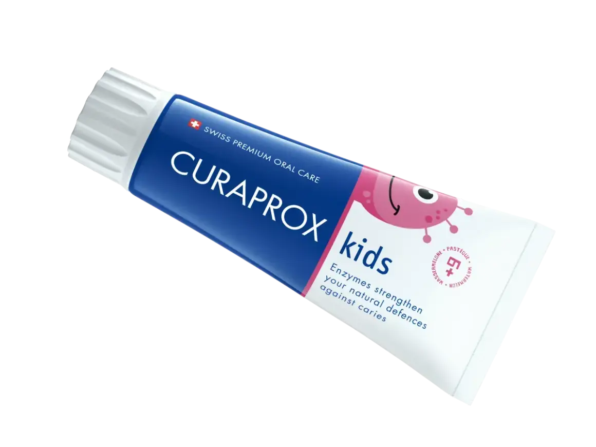 Pasta dla niemowlaka Curaprox Kids z arbuza, wzmacnia naturalną obronę zębów przed próchnicą.