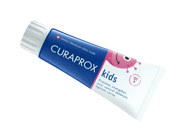 Pasta dla niemowlaka Curaprox Kids z arbuza, wzmacnia naturalną obronę zębów przed próchnicą.